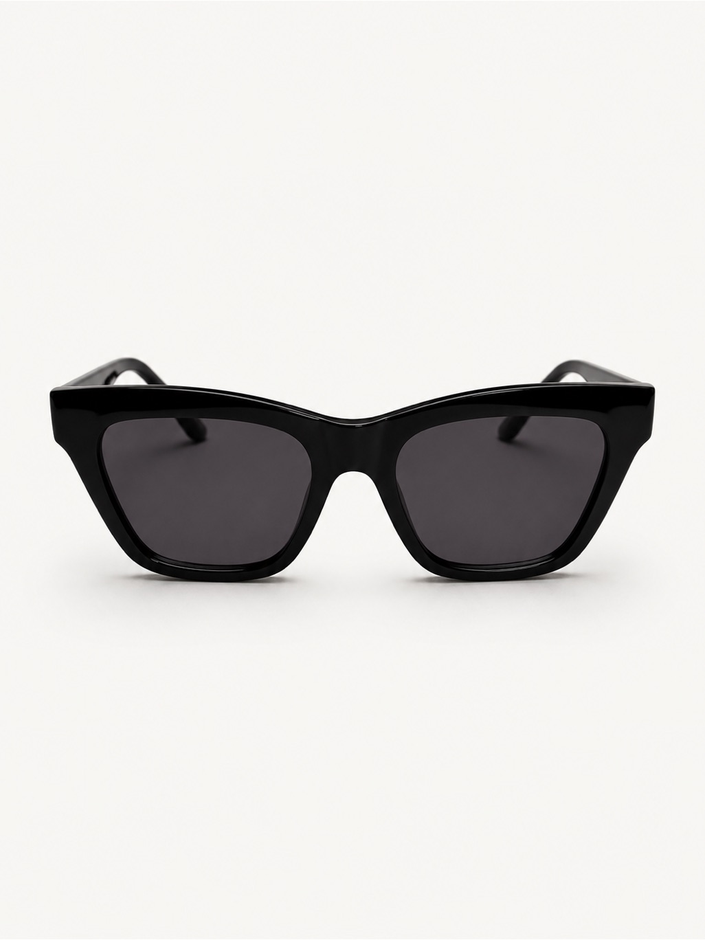 Zara Black Cat-Eye Sunglasses With Dark Lenses